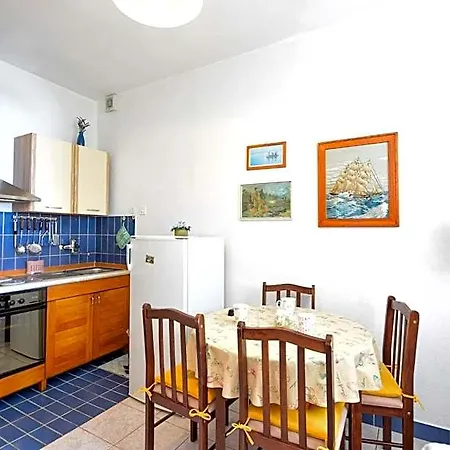 Zorica *** 4* Brela